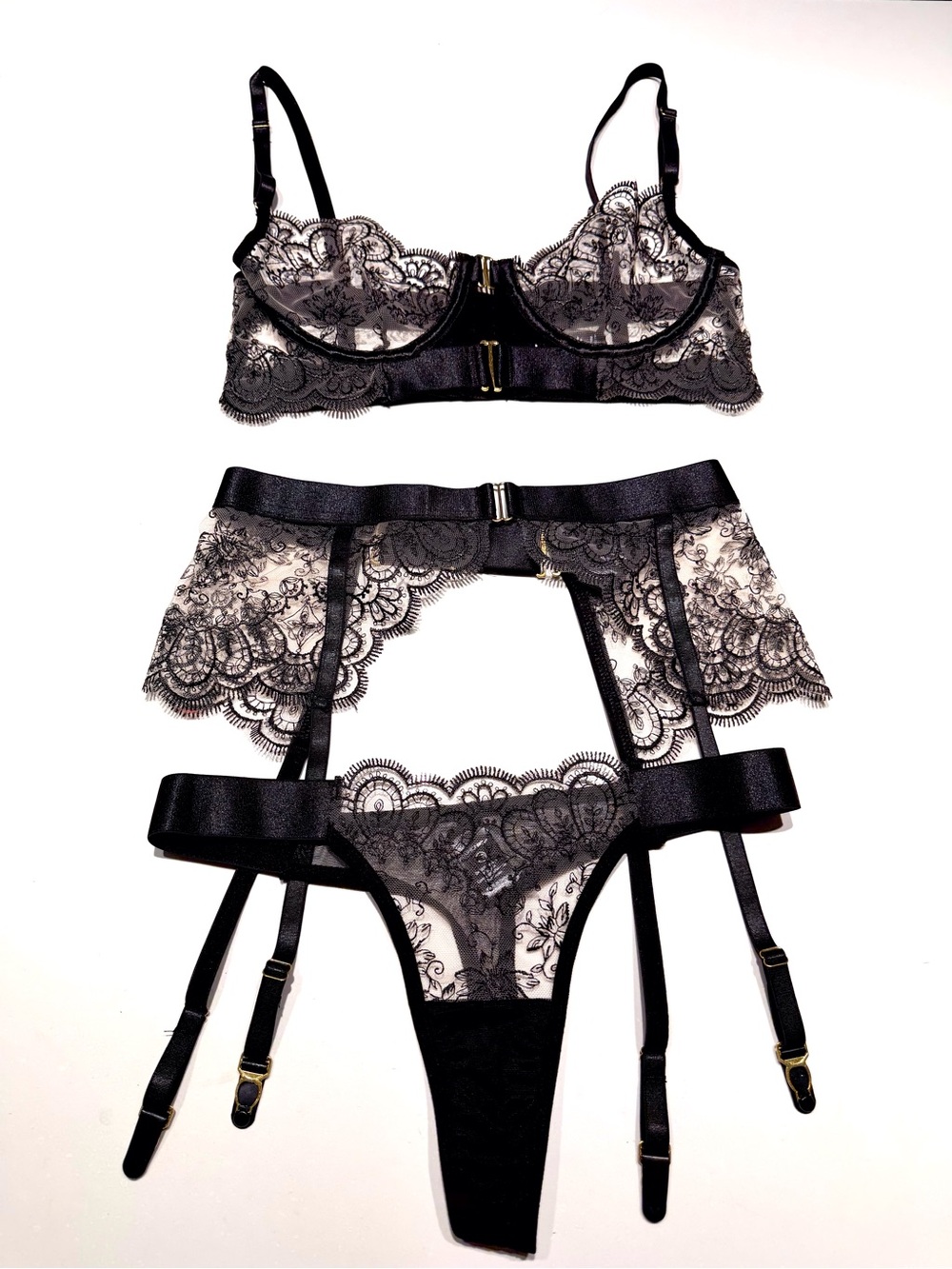 Black Lace 3-Piece Lingerie Set XS